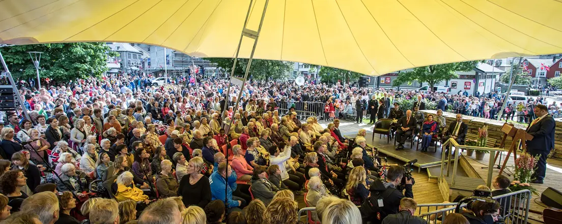 Allsang på Grensen-kveld på Lothepus camping