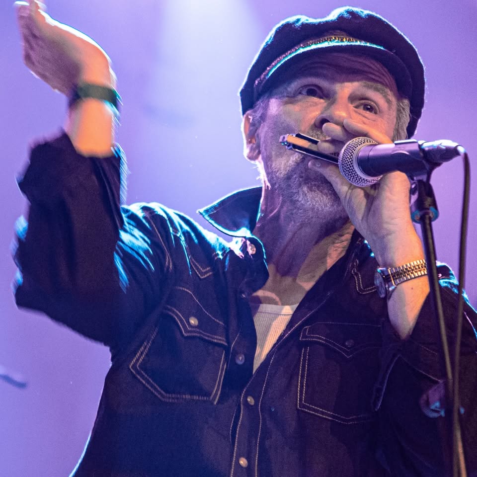 Konsert: RJ Mischo med band 