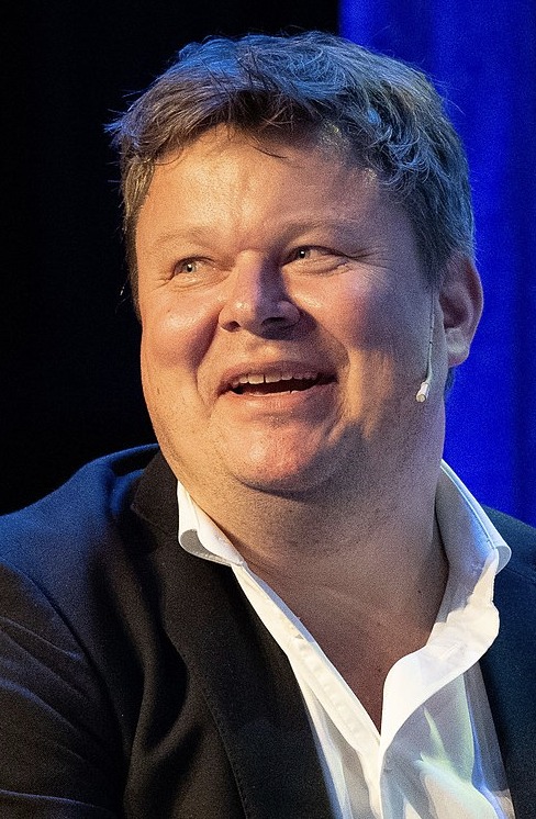 Sjur Hjeltnes - Spelar fort og pratar tull